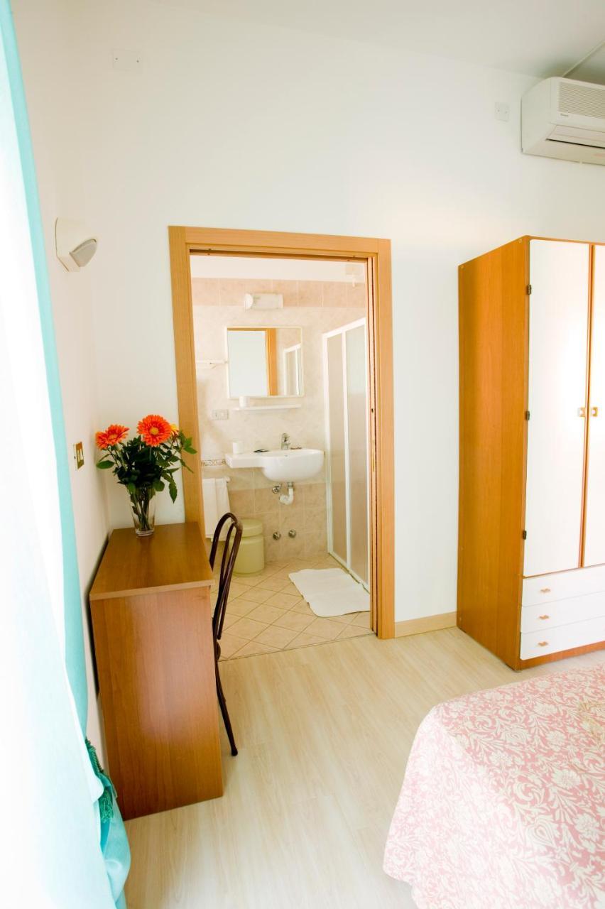 Residence Andrea Doria Cervia Bagian luar foto