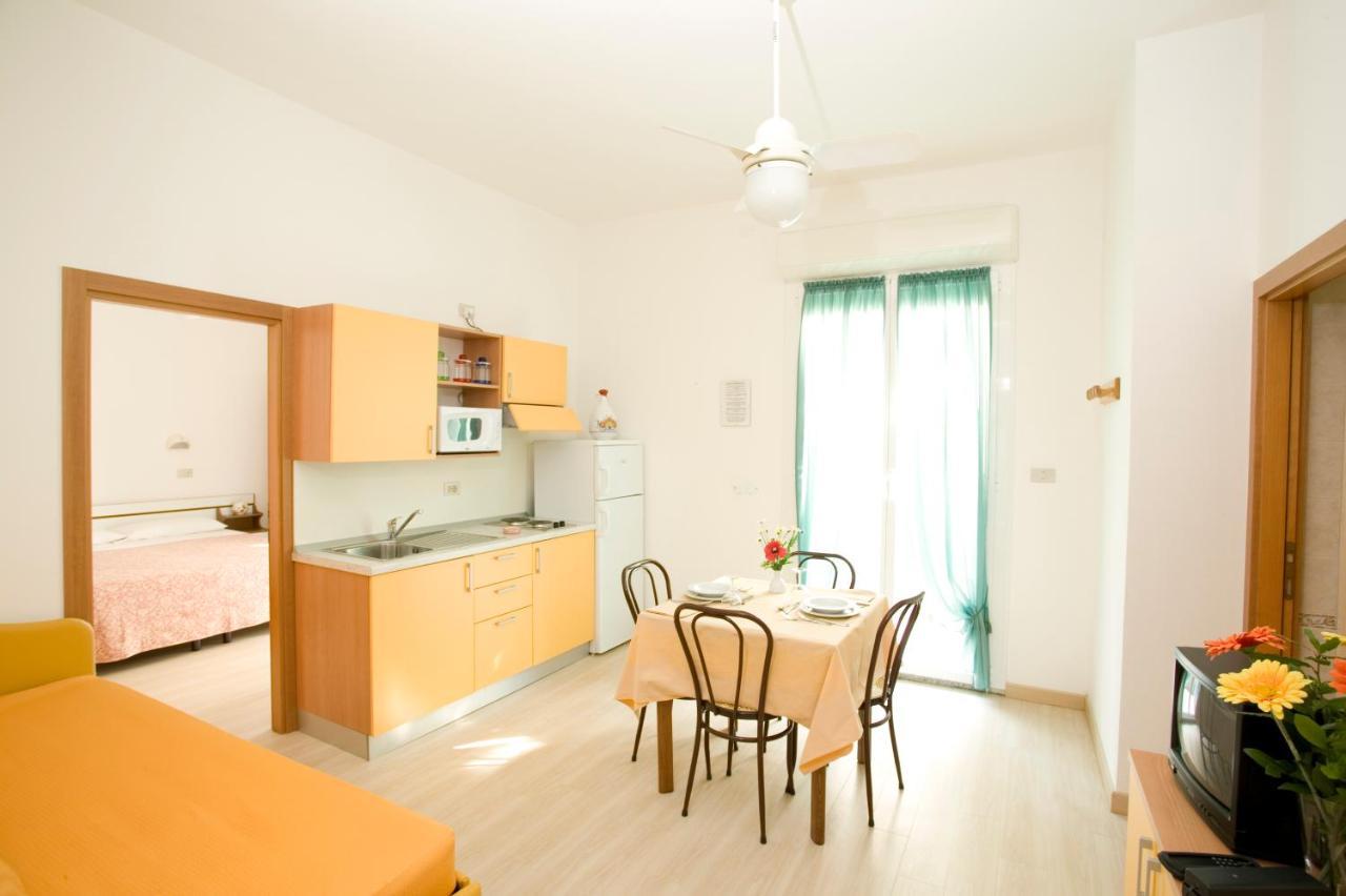 Residence Andrea Doria Cervia Bagian luar foto