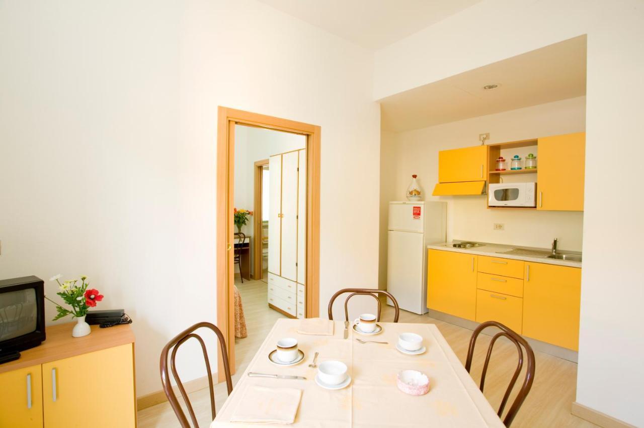 Residence Andrea Doria Cervia Bagian luar foto