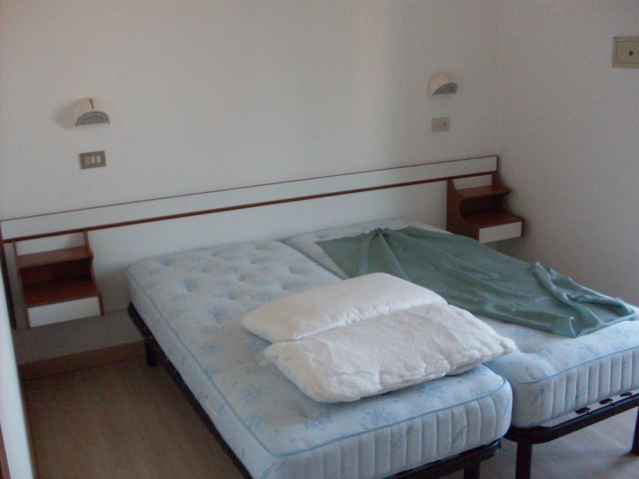 Residence Andrea Doria Cervia Bagian luar foto